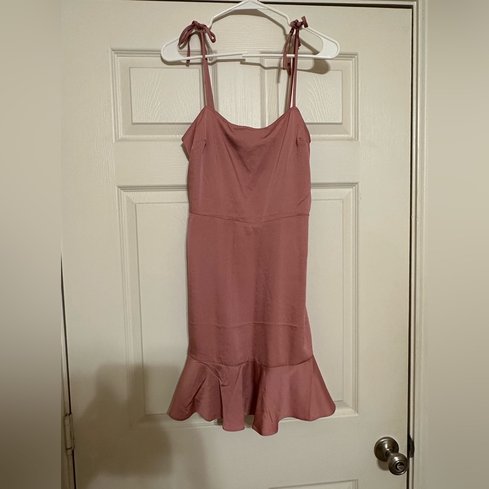 Express Tie Shoulder & Ruffle Hem Dress - Picture 3 of 5
